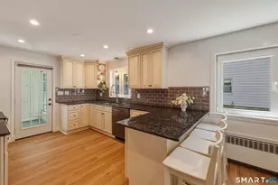 37 Cawley St, Bristol, CT 06010 - Photo 10