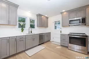 88 Grannis St, East Haven, CT 06512 - Photo 12