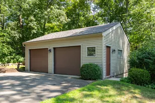 70 Hoadley Creek Cir, Guilford, CT 06437 - Photo 38