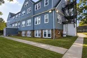 3 -17 Curve St, Branford, CT 06405 - Photo 1