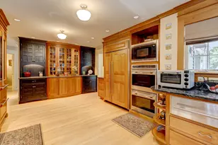 13 Executive Hill Rd, Wolcott, CT 06716 - Photo 10