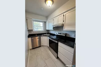 2 Concorde Way #B2, Windsor Locks, CT 06096 - Photo 2