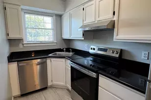 2 Concorde Way, Windsor Locks, CT 06096 - Photo 2