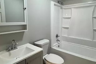 2 Concorde Way, Windsor Locks, CT 06096 - Photo 6