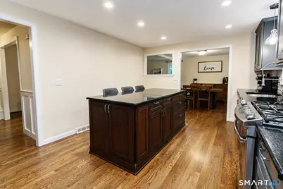 8 Lawton Drive, Simsbury, CT 06070 - Photo 4