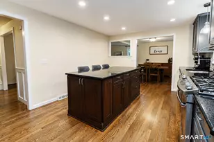 8 Lawton Dr, Simsbury, CT 06070 - Photo 4