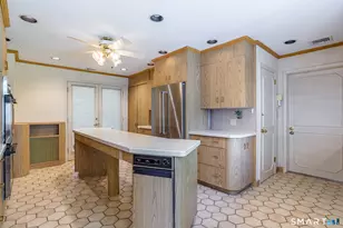142 Williams Rd, Trumbull, CT 06611 - Photo 4