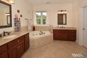5 Biltmore Ct, Avon, CT 06001 - Photo 20