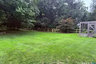 107 Buckboard Ln, Fairfield, CT 06824 - Photo 2
