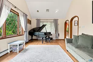 37 Valerie Dr, Bolton, CT 06043 - Photo 4