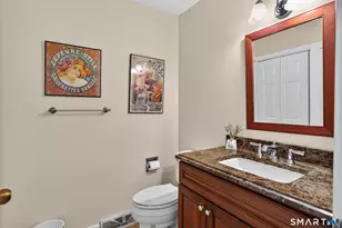 192 Glengarry Rd, Fairfield, CT 06825 - Photo 12