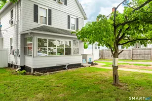 165 Oak St, Manchester, CT 06040 - Photo 2