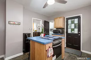 165 Oak St, Manchester, CT 06040 - Photo 10