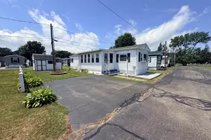 19 Pine St, East Windsor, CT 06088 - Photo 2