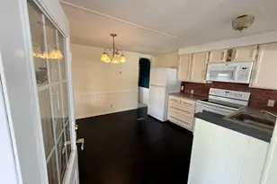 19 Pine St, East Windsor, CT 06088 - Photo 4
