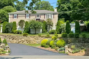 327 Jones Rd, Naugatuck, CT 06770 - Photo 2