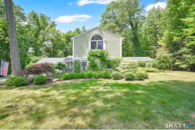 36 Woodside Circle, Simsbury, CT 06070 - Photo 2