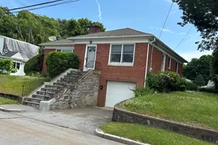26 Chelton St, Torrington, CT 06790 - Photo 2