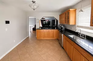 163 Alder St, Waterbury, CT 06708 - Photo 2
