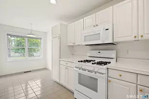 1104 Bradford Dr, Danbury, CT 06811 - Photo 8