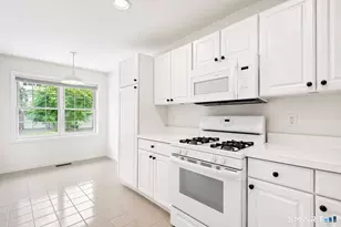 1104 Bradford Dr, Danbury, CT 06811 - Photo 6