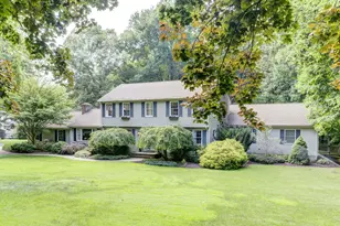 215 Rockwood Dr, Southington, CT 06489 - Photo 2