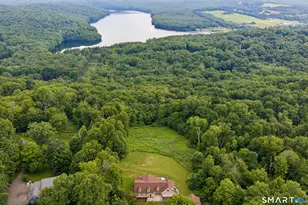 8 Horseshoe Ridge Rd, Newtown, CT 06482 - Photo 1