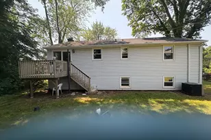 34 Berkeley Pl, Newington, CT 06111 - Photo 2
