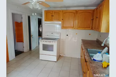 39 Wadsworth Street, East Hartford, CT 06118 - Photo 20