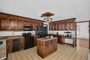 269 Black Hill Rd, Plainfield, CT 06374 - Photo 10