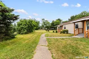 13-15 York Ct, Groton, CT 06340 - Photo 2