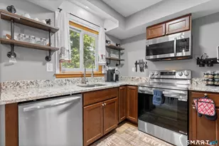 69 Long St, New Britain, CT 06051 - Photo 8