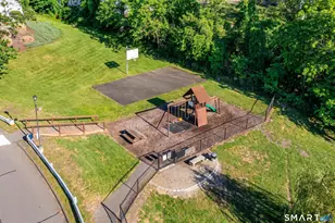 55 Mill Plain Rd, Danbury, CT 06811 - Photo 26
