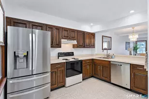 55 Mill Plain Rd, Danbury, CT 06811 - Photo 12