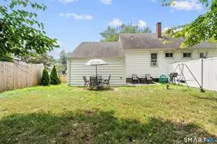 216 Country Rd, Fairfield, CT 06824 - Photo 16