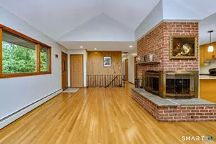 32 Hallsey Ln, Woodbridge, CT 06525 - Photo 14