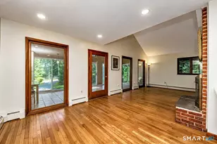 32 Hallsey Ln, Woodbridge, CT 06525 - Photo 18