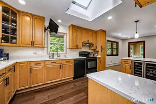 32 Hallsey Ln, Woodbridge, CT 06525 - Photo 24