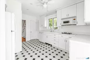 116 Johnson Ave, Stratford, CT 06614 - Photo 14