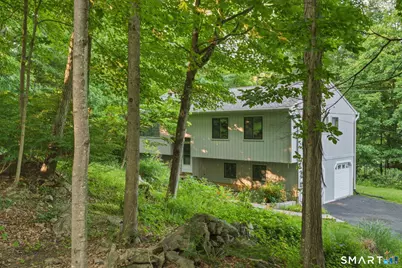 518 Bennetts Farm Road, Ridgefield, CT 06877 - Photo 2