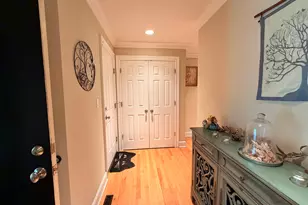 43 Applewood Ln, Avon, CT 06001 - Photo 8