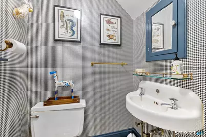 400 Quaker Lane North, West Hartford, CT 06119 - Photo 16
