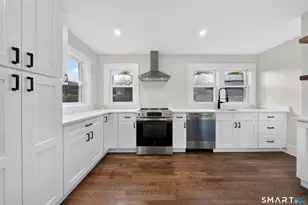 11 Hendrie Ct, Stamford, CT 06902 - Photo 10