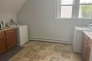 304 Caroline St, Derby, CT 06418 - Photo 4