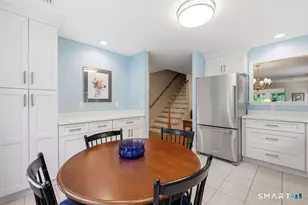 46 Henley Way, West Hartford, CT 06117 - Photo 8