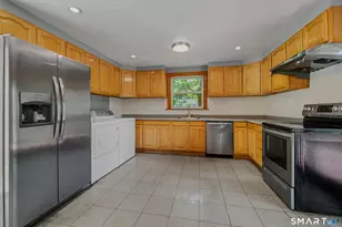 88 Roosevelt Ave, Norwich, CT 06360 - Photo 14