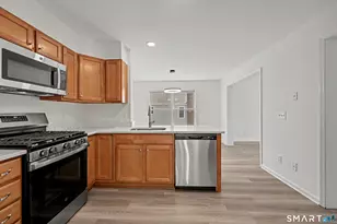 21 Whitmore Ln, Stamford, CT 06902 - Photo 18
