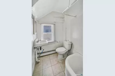 221 Willow Street #3rd Floor, Waterbury, CT 06710 - Photo 6
