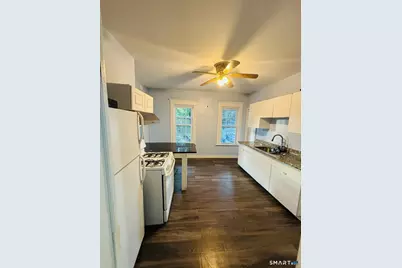 550 Laurel Avenue, Bridgeport, CT 06605 - Photo 2