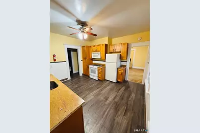 550 Laurel Avenue, Bridgeport, CT 06605 - Photo 10